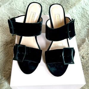 Avec les filles velvet heel two strap